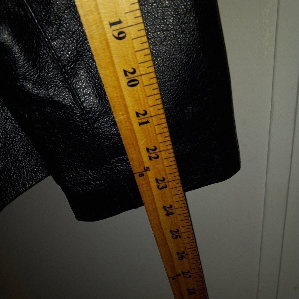 Women’s Genuine Leather Jacket in Black - Picture 7 of 11